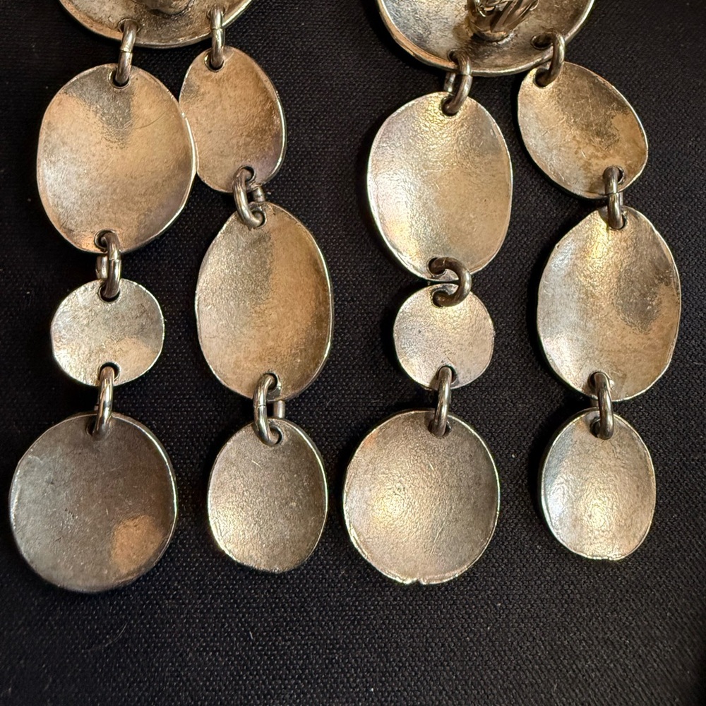 Vintage Silver tone Navajo Etched Dangle Earrings. - Picture 4 of 5